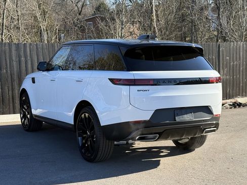 New 2025 Land Rover Range Rover Sport SE image 3
