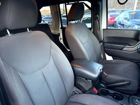 Used 2016 Jeep Wrangler Unlimited Sport w/ Quick Order Package 24S image 28