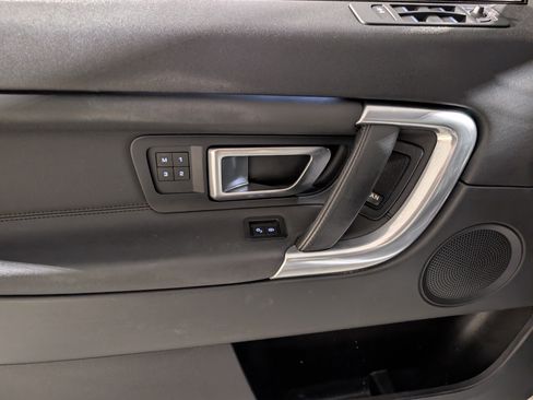 Used 2018 Land Rover Discovery Sport HSE AWD/4WD image 19