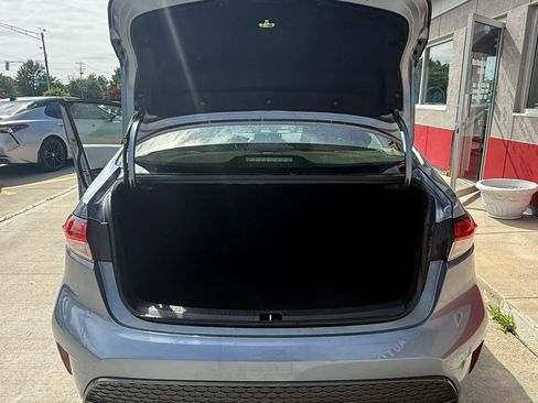 Used 2022 Toyota Corolla SE FWD image 22