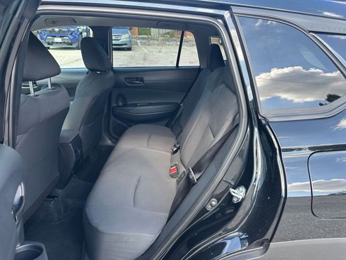 Used 2025 Toyota Corolla Cross LE image 24