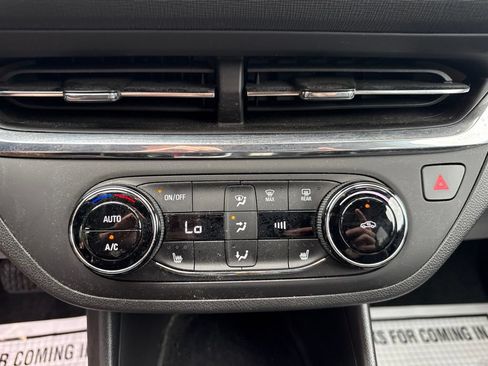 Used 2025 Buick Envista Preferred w/ Convenience I Package FWD image 29