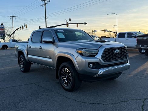 Used 2023 Toyota Tacoma TRD Sport w/ Advanced Technology Package image 4