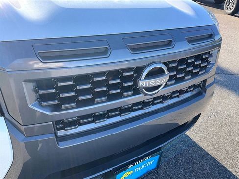 Used 2025 Nissan Frontier SV image 26