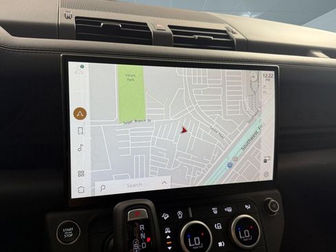 New 2026 Land Rover Defender 110 X-Dynamic SE AWD/4WD image 16