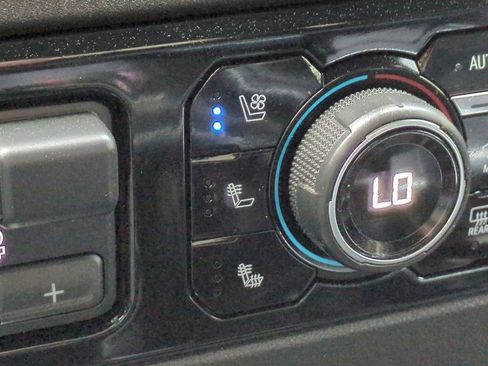 Used 2024 Chevrolet Silverado 1500 LTZ w/ Technology Package image 23