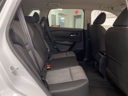 Used 2024 Nissan Rogue SV image 17