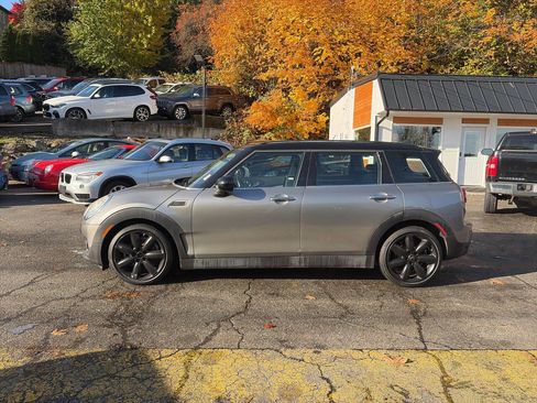 Used 2016 MINI Cooper Clubman image 2