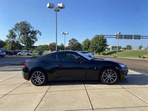 Used 2019 Toyota 86 RWD image 13