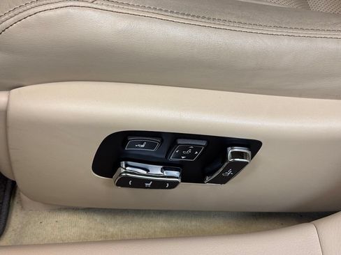 Used 2013 Lexus LS 460 AWD w/ Comfort Pkg image 12