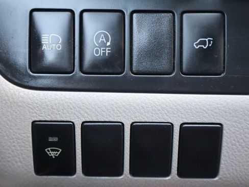 Used 2017 Toyota Highlander Plus w/ Carpet Mat Package AWD/4WD image 30