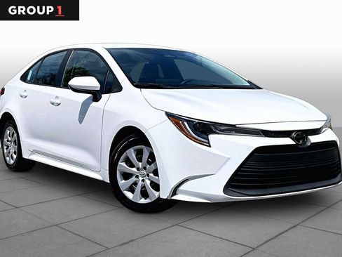 Used 2024 Toyota Corolla LE FWD image 3