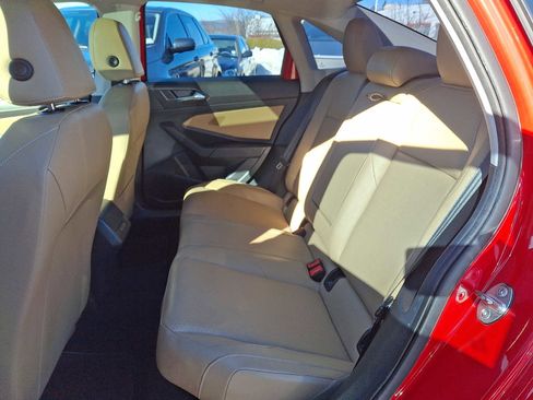 Used 2019 Volkswagen Jetta SE w/ Cold Weather Package image 9