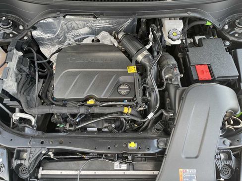 Used 2025 Chevrolet Trax LT w/ Driver Confidence Package FWD image 28
