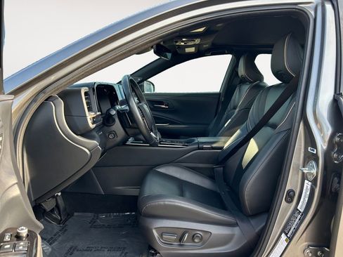 Used 2025 Toyota Crown Platinum image 16