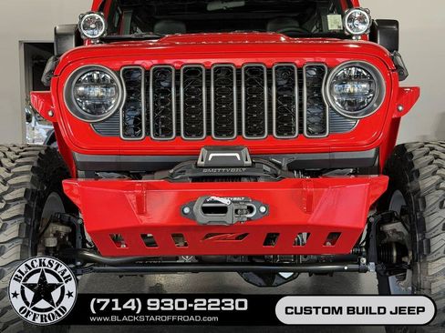 Used 2025 Jeep Wrangler Unlimited Rubicon AWD/4WD image 4
