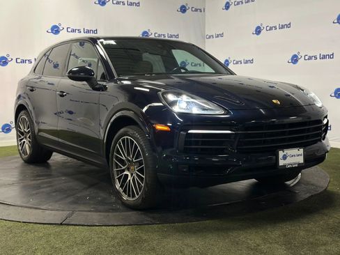 Used 2022 Porsche Cayenne image 1