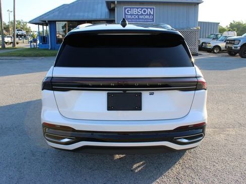Used 2024 Lincoln Nautilus Reserve AWD/4WD image 9