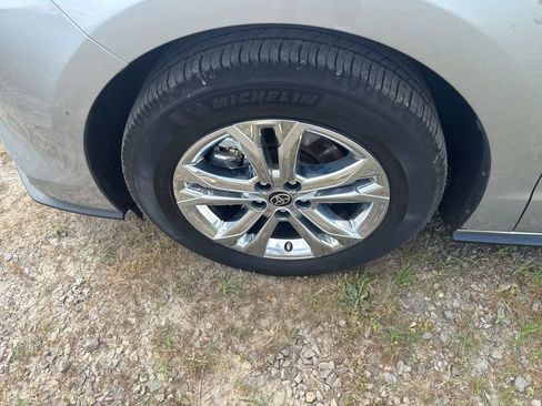 Used 2023 Toyota Sienna Platinum image 8