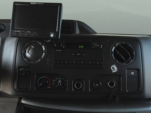 Used 2014 Ford E-150 and Econoline 150 w/ Power Group RWD image 16