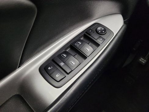 Used 2019 Dodge Journey SE FWD image 27