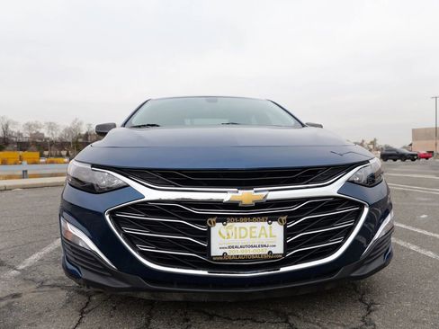 Used 2019 Chevrolet Malibu LS image 2