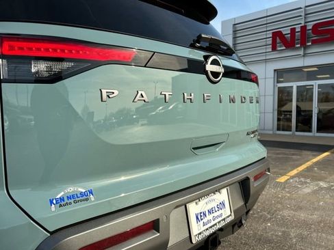 New 2026 Nissan Pathfinder Platinum AWD/4WD image 9