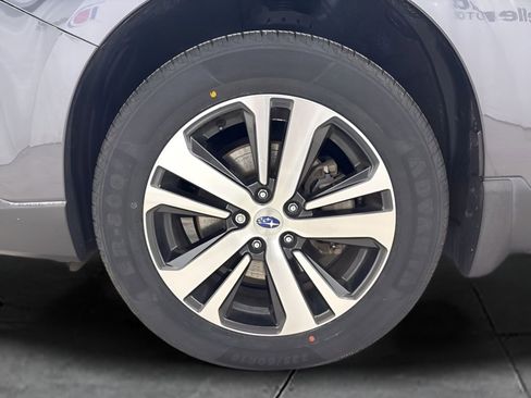 Used 2019 Subaru Outback 3.6R Limited w/ Popular Package #2 image 17