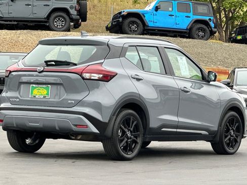 Used 2023 Nissan Kicks SR w/ SR Premium Package FWD image 4