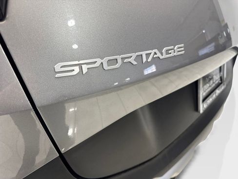 Used 2025 Kia Sportage LX FWD image 23