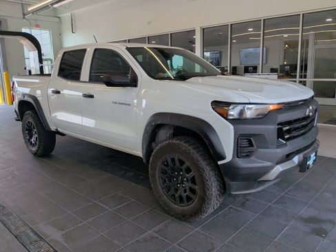 Used 2023 Chevrolet Colorado Trail Boss w/ Advanced Trailering Package AWD/4WD image 2