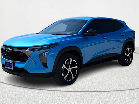 Used 2025 Chevrolet Trax RS FWD image 3