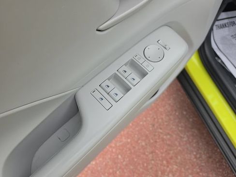 Used 2024 Hyundai Kona SEL FWD image 11