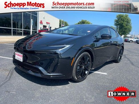 Used 2025 Toyota Prius FWD image 1