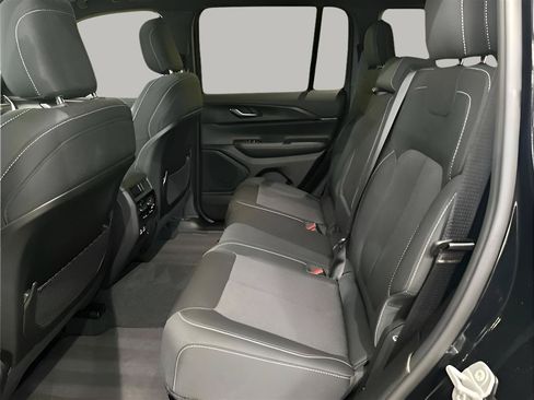 Used 2024 Jeep Grand Cherokee Laredo X w/ Luxury Tech Group I AWD/4WD image 12