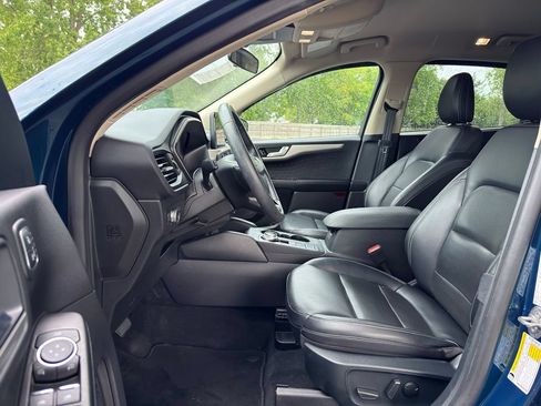 Used 2020 Ford Escape SEL FWD image 2