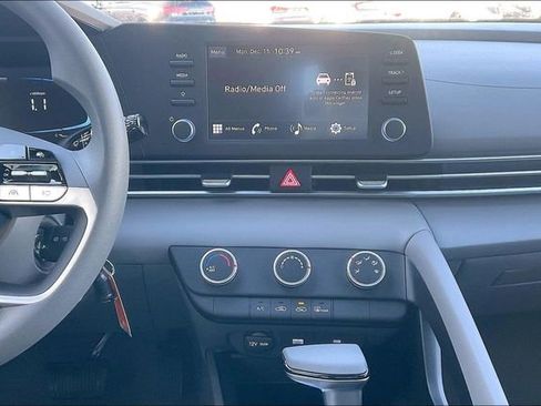 New 2026 Hyundai Elantra SE FWD image 7