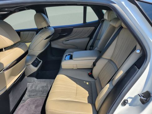 Certified 2021 Lexus LS 500 w/ Interior Upgrade Package RWD image 22