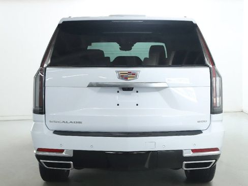 Used 2026 Cadillac Escalade Luxury w/ LPO, Floor Liner Package AWD/4WD image 48