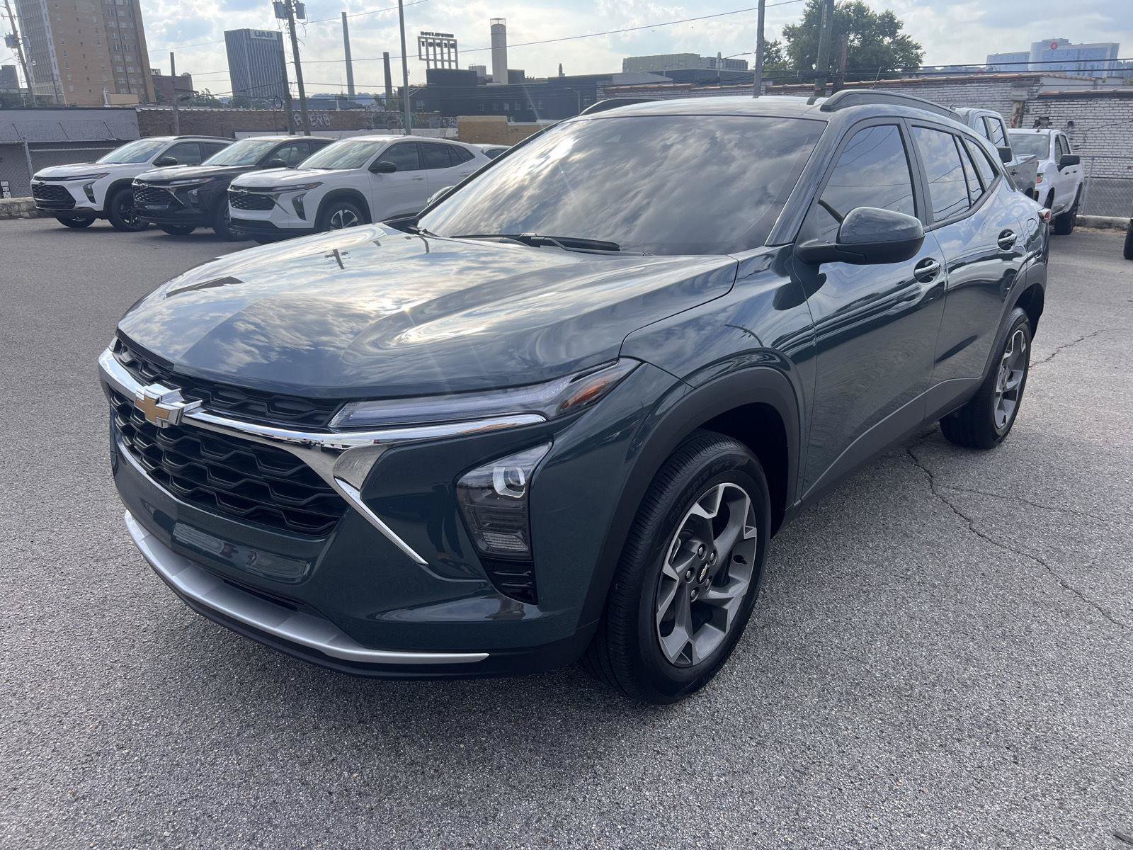 Used 2025 Chevrolet Trax LT w/ Driver Confidence Package FWD image 26