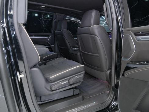 Used 2026 Cadillac Escalade ESV Sport AWD/4WD image 46