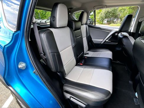 Used 2016 Toyota RAV4 XLE image 19