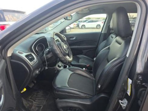 Used 2017 Jeep Compass Latitude w/ Popular Equipment Group AWD/4WD image 5