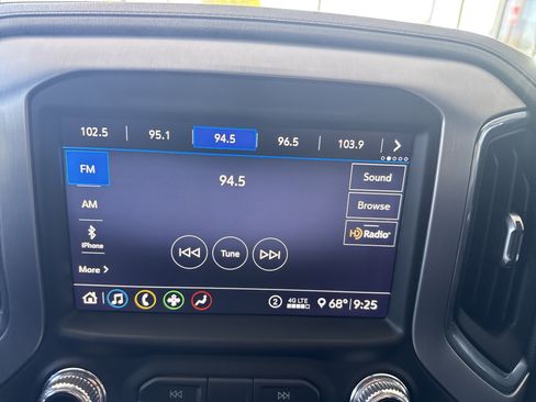Used 2020 GMC Sierra 1500 SLT AWD/4WD image 23