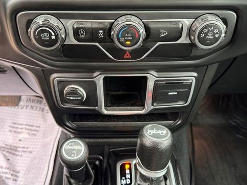 Used 2018 Jeep Wrangler Unlimited Sport AWD/4WD image 17