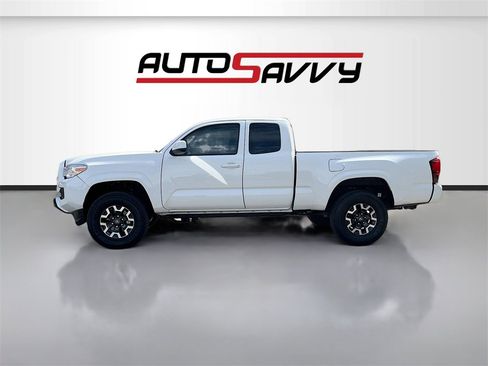 Used 2023 Toyota Tacoma SR image 4