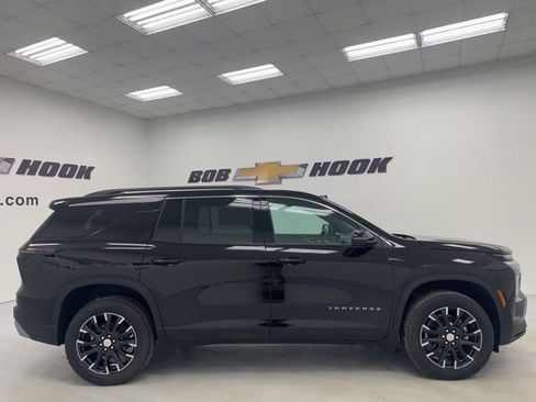 New 2026 Chevrolet Traverse LT w/ Sun and Wheel Package image 4