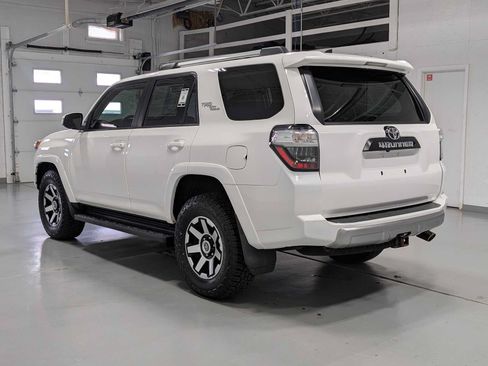 Used 2018 Toyota 4Runner TRD Off-Road Premium AWD/4WD image 10