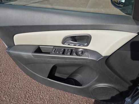 Used 2016 Chevrolet Cruze LS image 14
