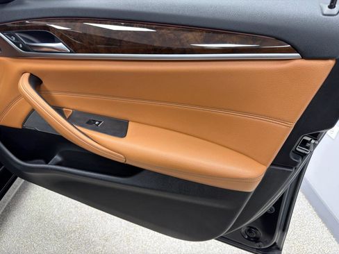 Used 2019 BMW 540i xDrive w/ Premium Package image 13